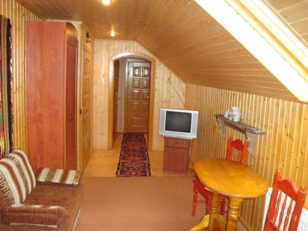 Panorama Karpat Hotel Yablunytsya Exterior photo