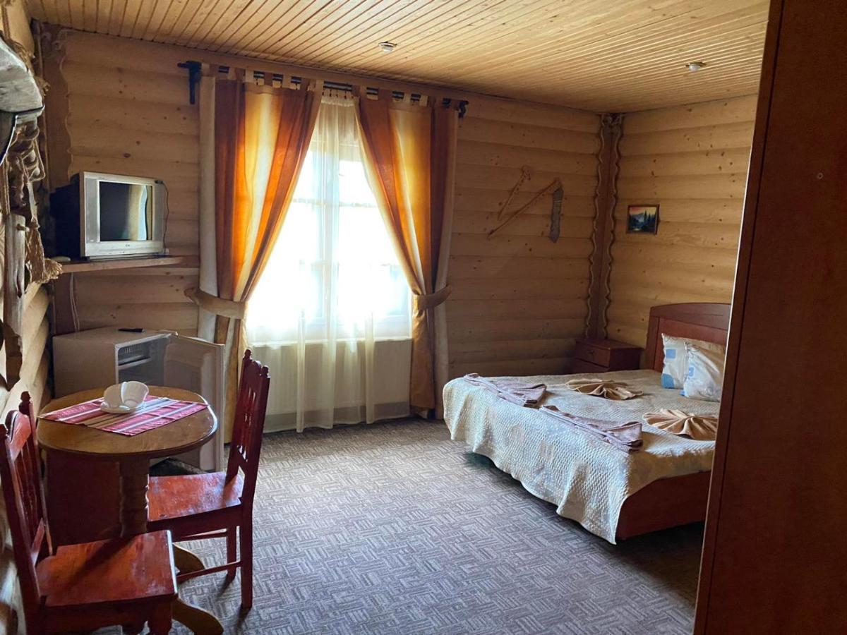 Panorama Karpat Hotel Yablunytsya Exterior photo